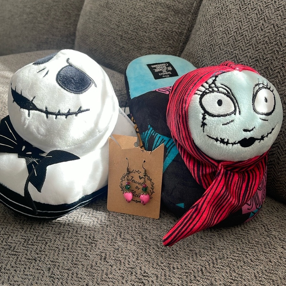NWT The nightmare before Christmas slippers  adult size
Only slippers
